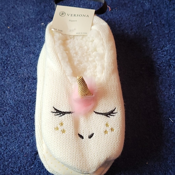 Versona Slippers - Picture 1 of 3